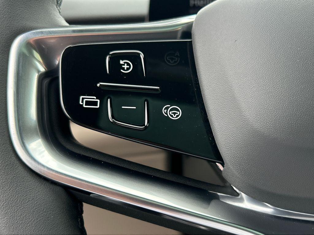 2025 Volvo EX90 TWIN MOTOR PLUS — фото 18