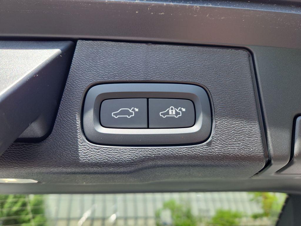 2026 Volvo XC60 B5 PLUS 照片 9