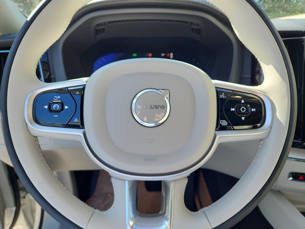 صورة مصغرة 16 لـ 2026 Volvo XC60 PLUG-IN HYBRID T8 ULTRA