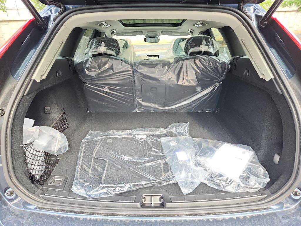 2026 Volvo XC60 PLUG-IN HYBRID T8 CORE 照片 8