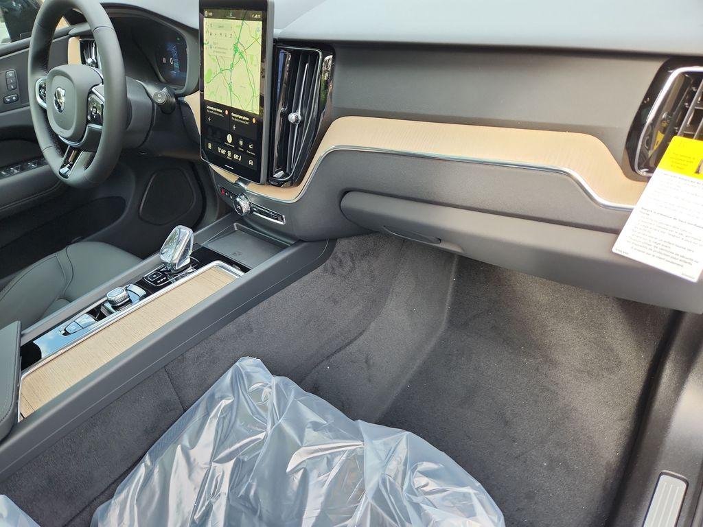 صورة مصغرة 29 لـ 2026 Volvo XC60 PLUG-IN HYBRID T8 CORE