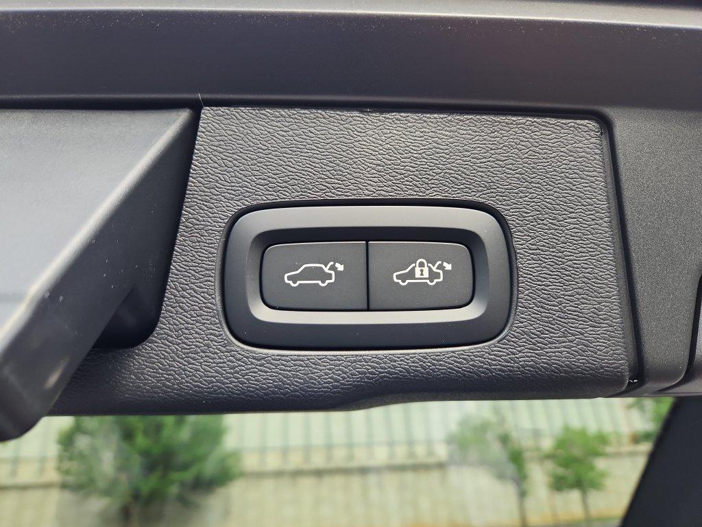 2026 Volvo XC60 PLUG-IN HYBRID T8 CORE 照片 9