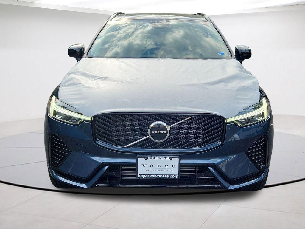 2026 Volvo XC60 PLUG-IN HYBRID T8 CORE photo 2