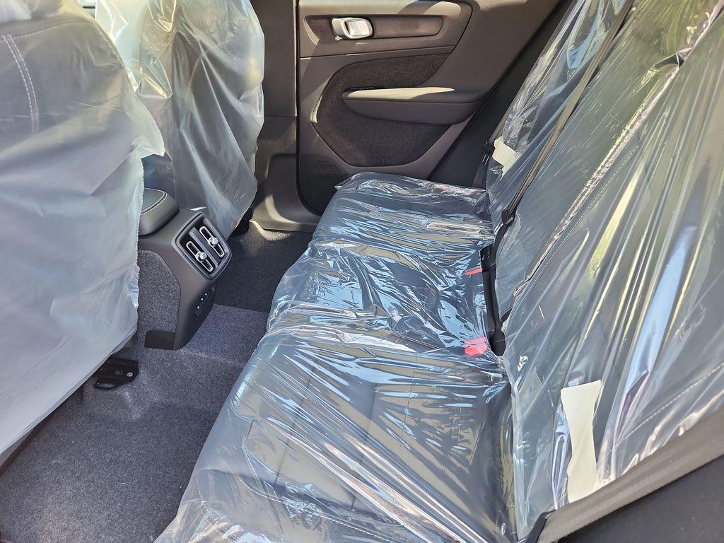 صورة مصغرة 24 لـ 2026 Volvo XC40 B5 PLUS
