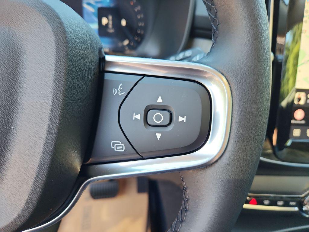 صورة مصغرة 18 لـ 2026 Volvo XC40 B5 PLUS