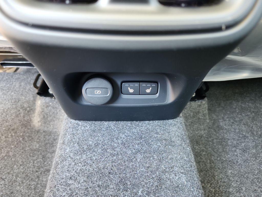 صورة مصغرة 25 لـ 2026 Volvo XC40 B5 PLUS