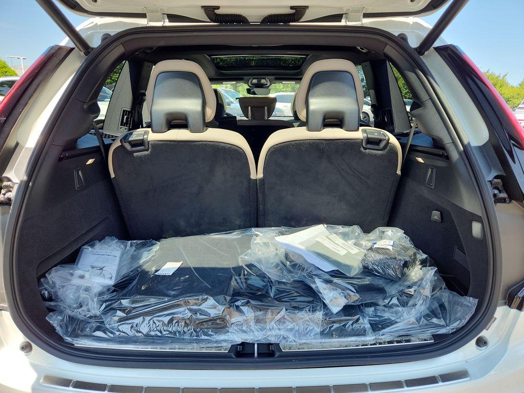 2026 Volvo XC90 B6 PLUS 7-SEATER photo 8