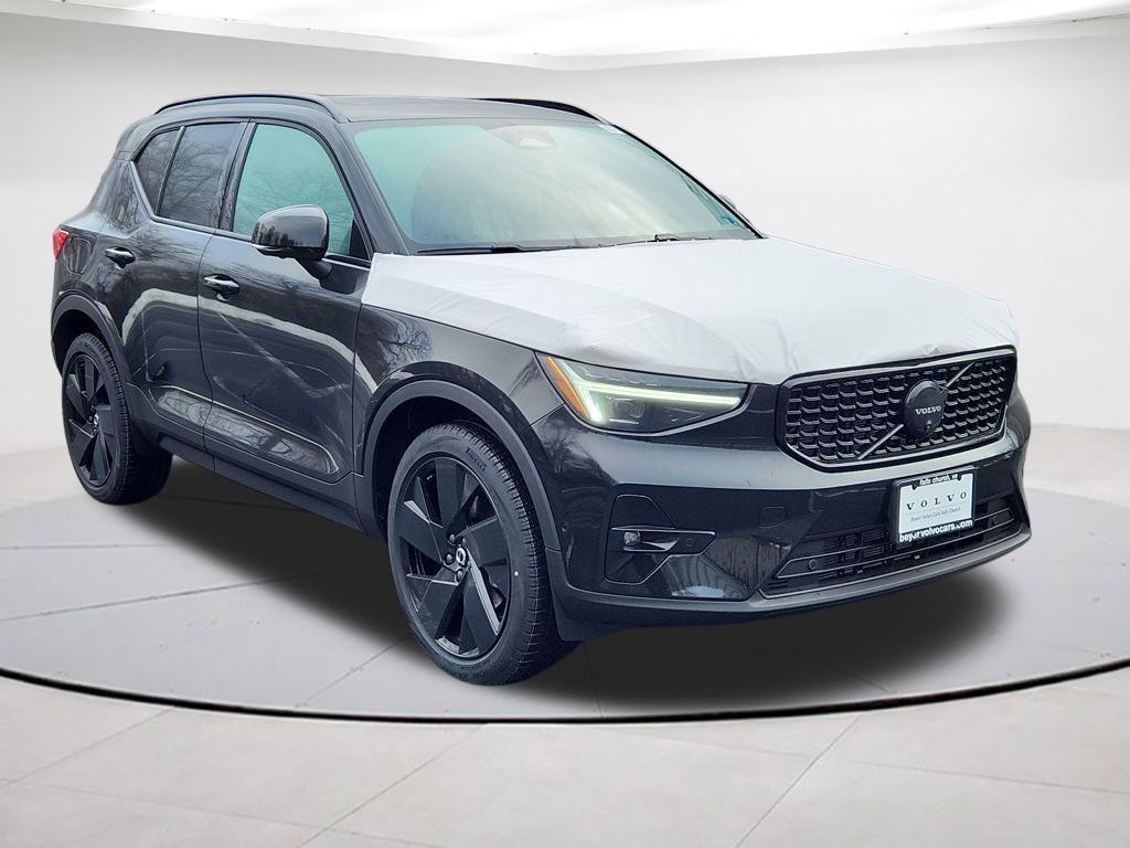 New 2026 Volvo XC40 B5 Ultra Black Edition