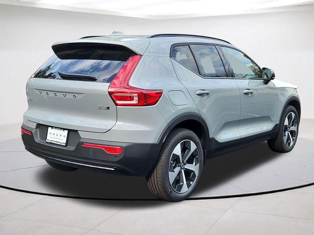 2026 Volvo XC40 B5 PLUS — фото 10