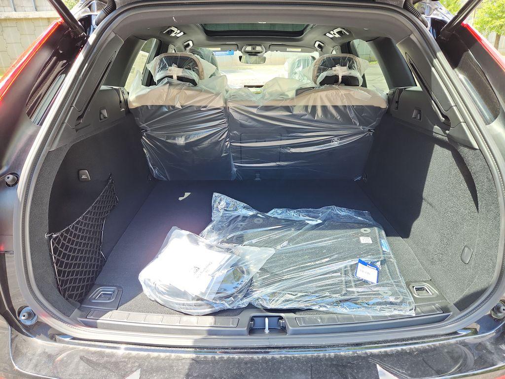 2026 Volvo XC60 PLUG-IN HYBRID T8 CORE 照片 8