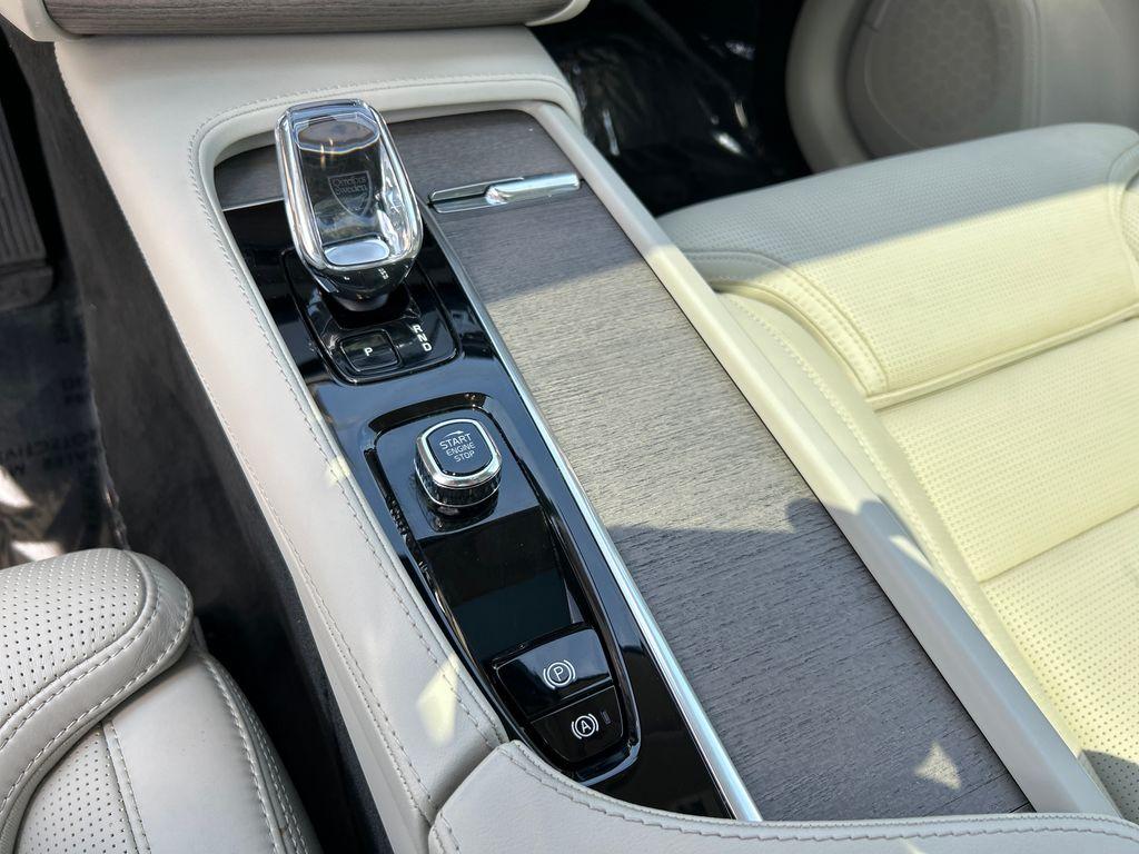 صورة 13 لـ 2023 Volvo XC90 B6 ULTIMATE 7-SEATER