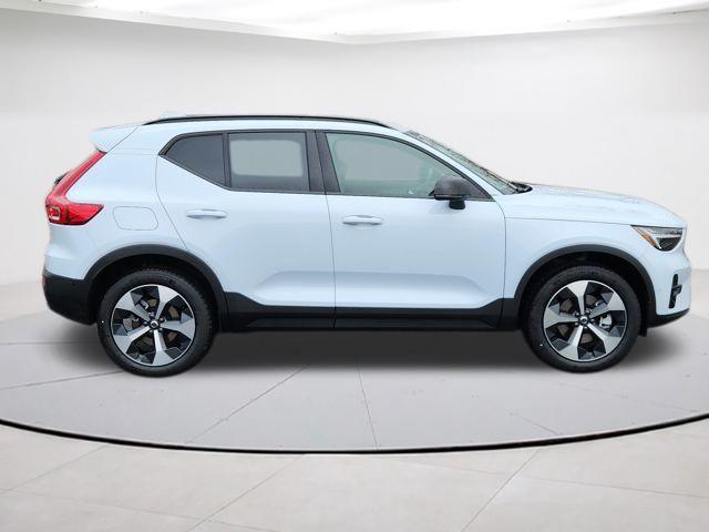 2026 Volvo XC40 B5 PLUS — миниатюра 11