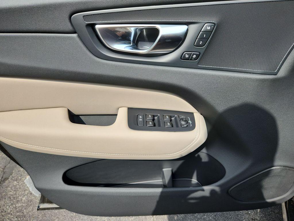2026 Volvo XC60 PLUG-IN HYBRID T8 PLUS 缩略图 22