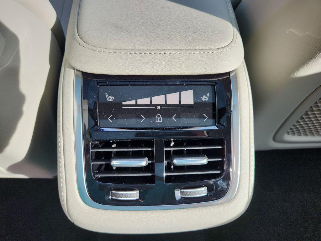 2026 Volvo XC90 B6 ULTRA DARK THEME 7-SEATER 缩略图 21