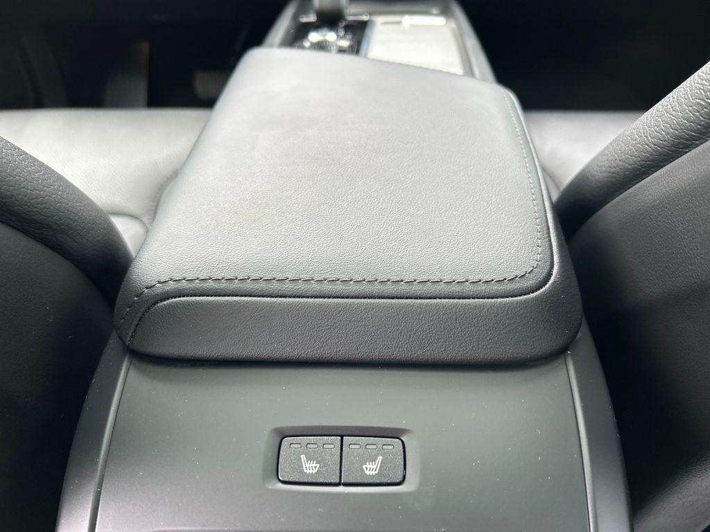 2025 Volvo XC60 B5 PLUS — миниатюра 26