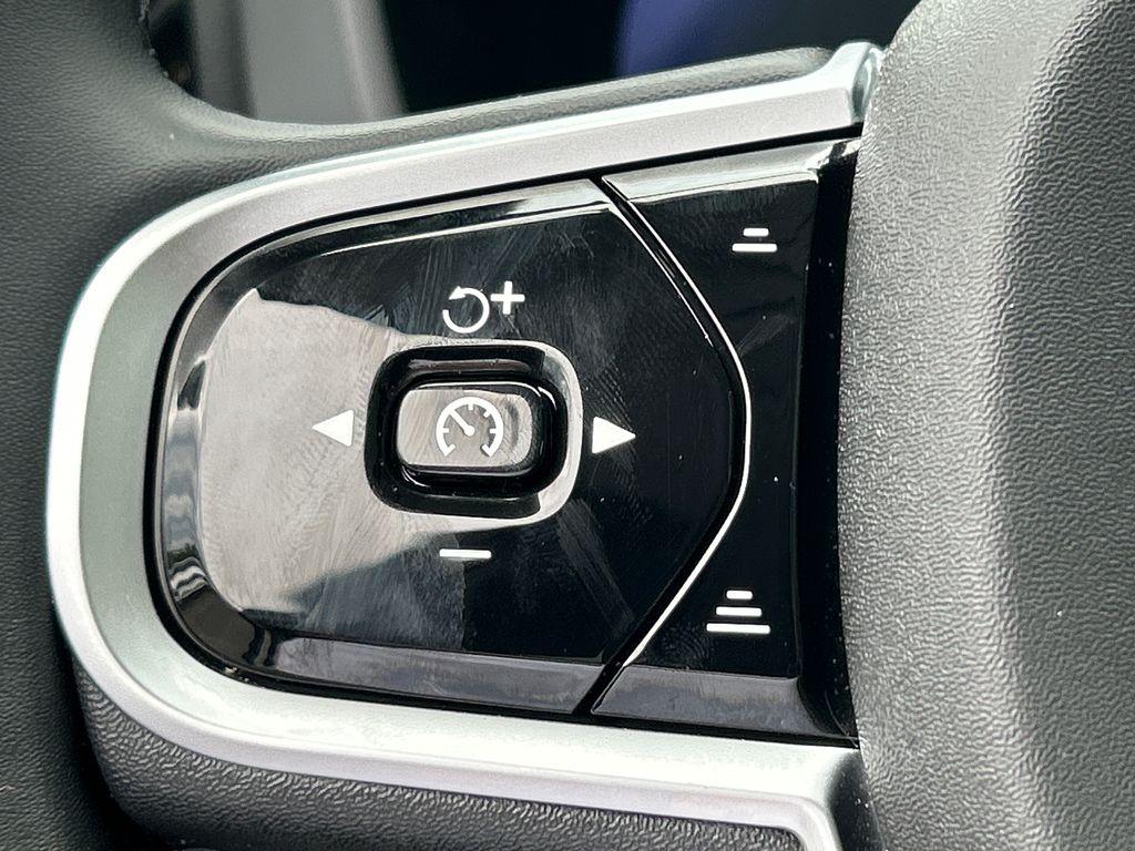 2025 Volvo XC60 B5 PLUS — миниатюра 19