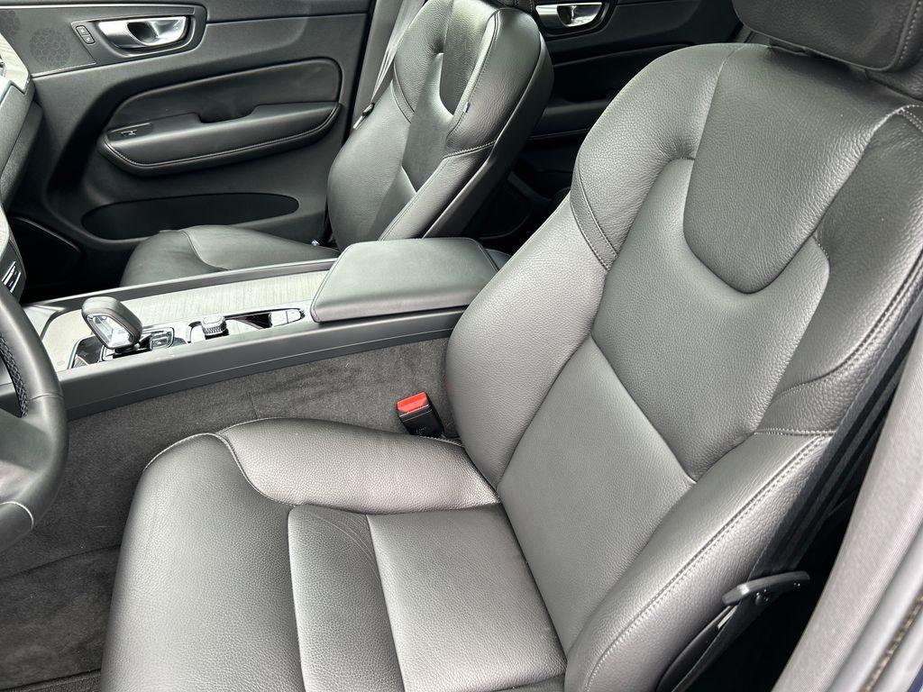 2025 Volvo XC60 B5 PLUS — миниатюра 22
