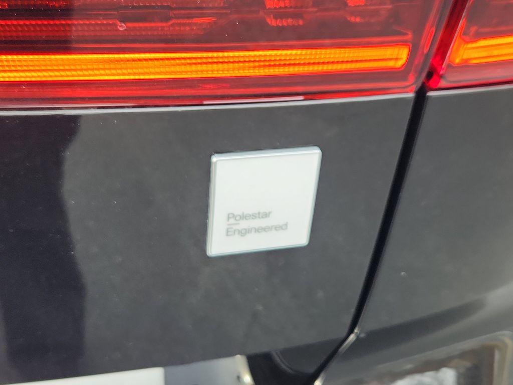 صورة 6 لـ 2026 Volvo XC60 PLUG-IN HYBRID T8 POLESTAR ENGINEERED