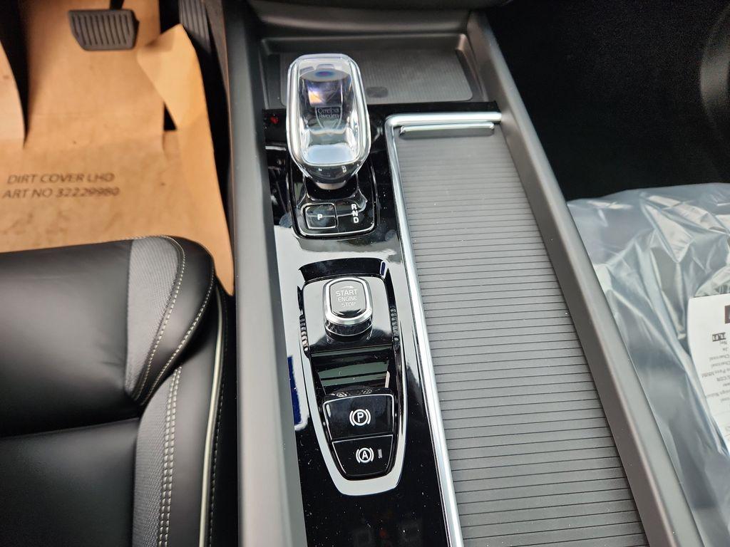 2026 Volvo XC60 PLUG-IN HYBRID T8 POLESTAR ENGINEERED photo 11
