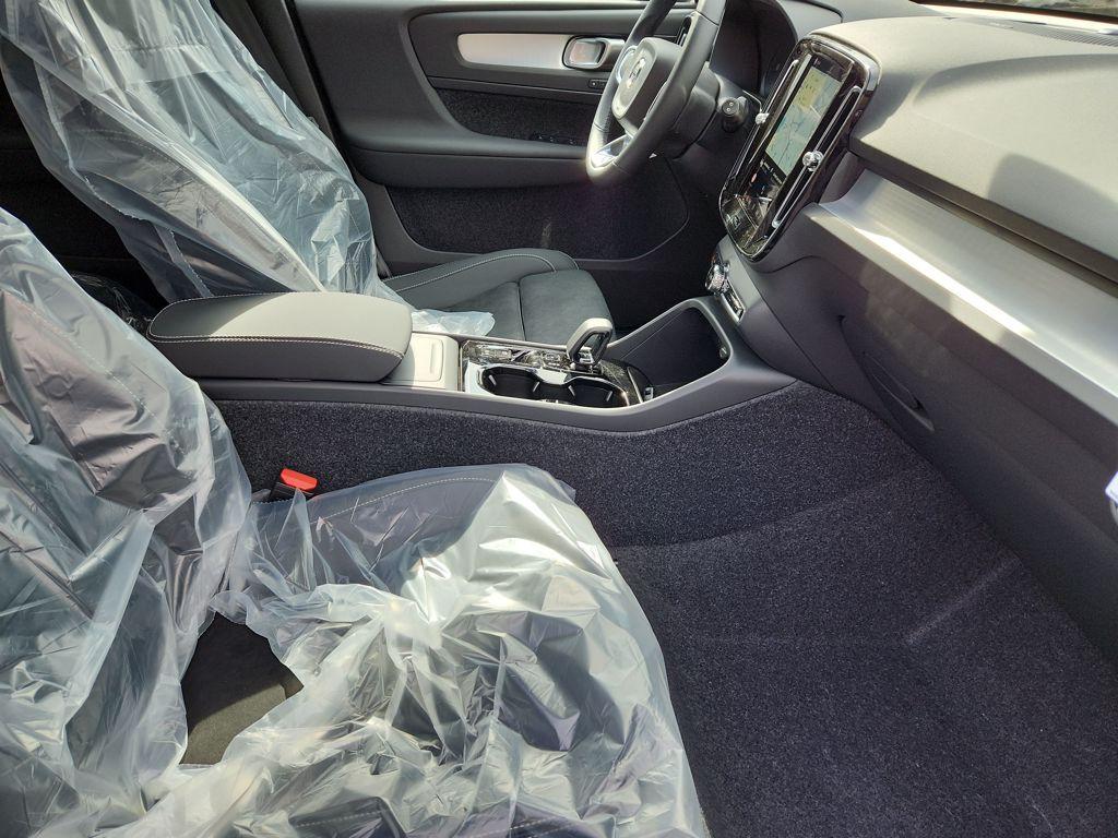 صورة مصغرة 28 لـ 2026 Volvo XC40 B5 ULTRA BLACK EDITION