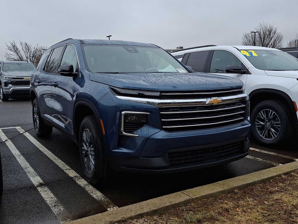 New 2026 Chevrolet Traverse LT