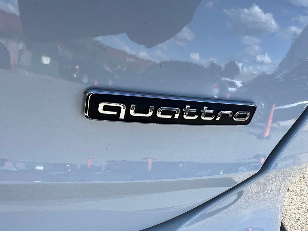 صورة 10 لـ 2023 AUDI Q3 PREMIUM 45 TFSI S LINE QUATTRO TIPTRONIC