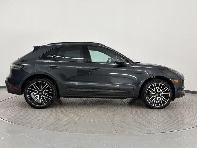 2026 Porsche MACAN T — фото 8