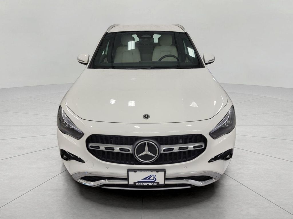 2025 Mercedes-BENZ GLA — миниатюра 24