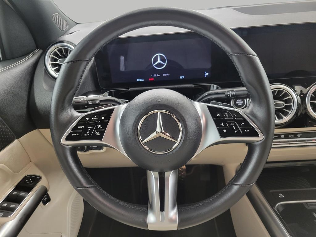 2025 Mercedes-BENZ GLA — миниатюра 16