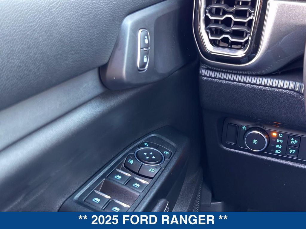 2025 FORD RANGER XLT thumbnail 22