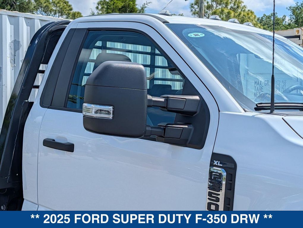 صورة 9 لـ 2025 FORD F-350 XL