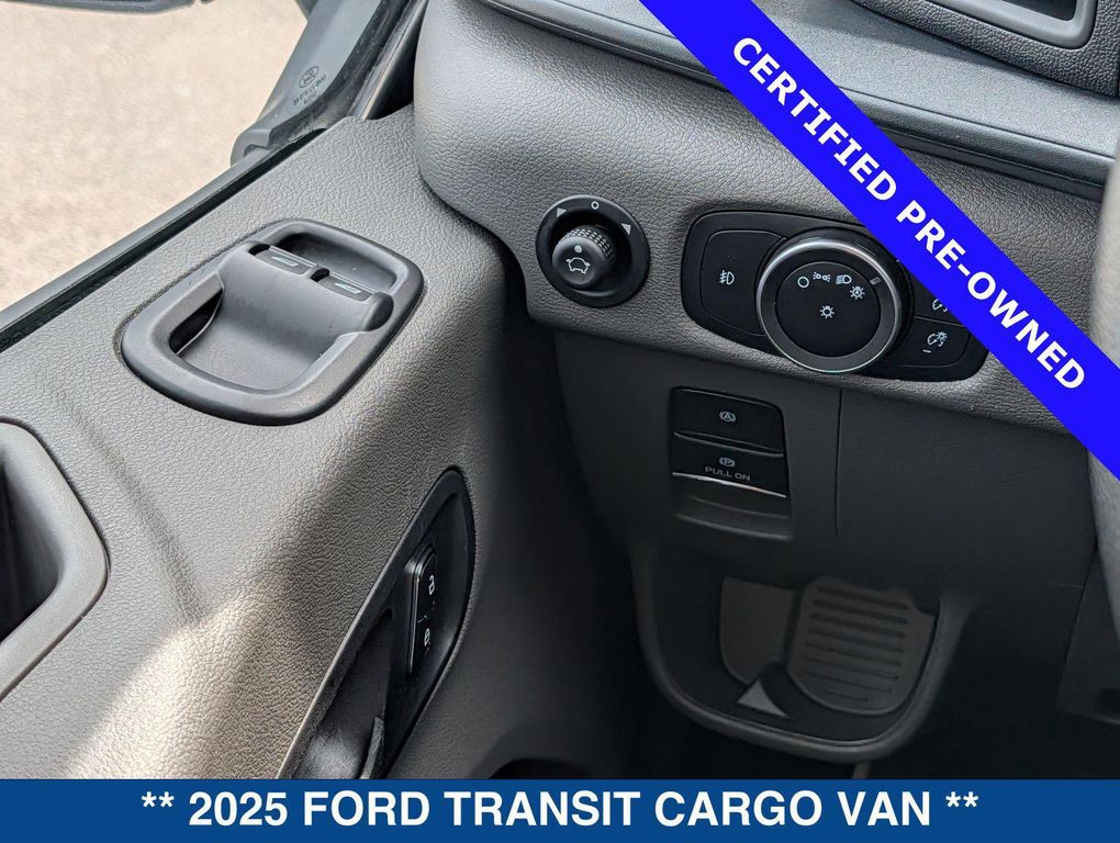 صورة مصغرة 21 لـ 2025 FORD TRANSIT-250 BASE