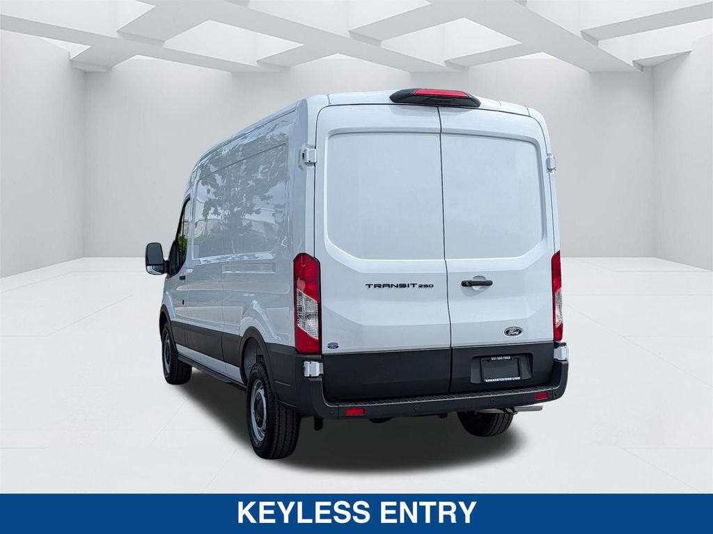 صورة 6 لـ 2026 FORD TRANSIT-250 BASE