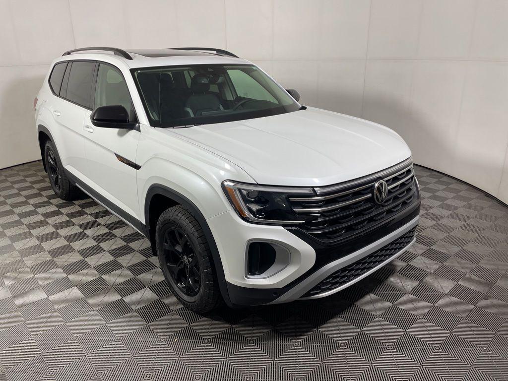 New 2026 Volkswagen Atlas Peak Edition