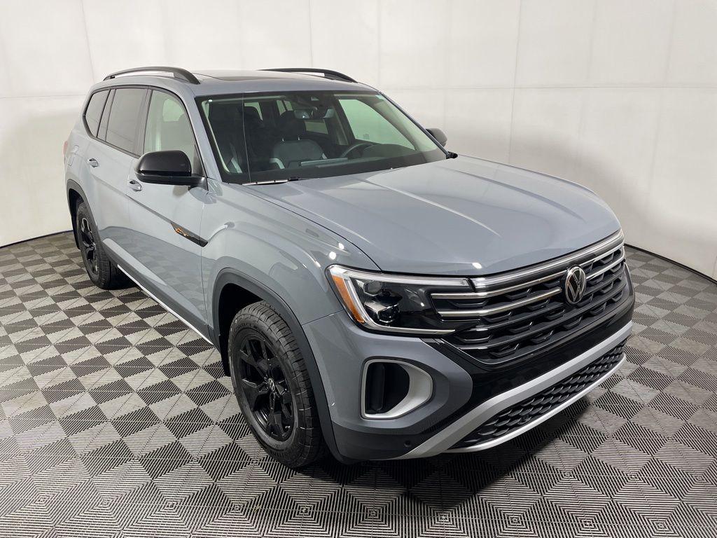 New 2026 Volkswagen Atlas Peak Edition