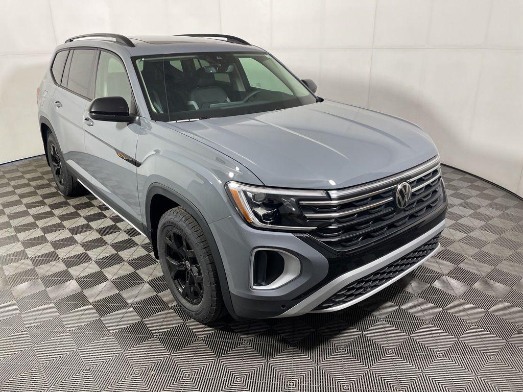 New 2026 Volkswagen Atlas Peak Edition