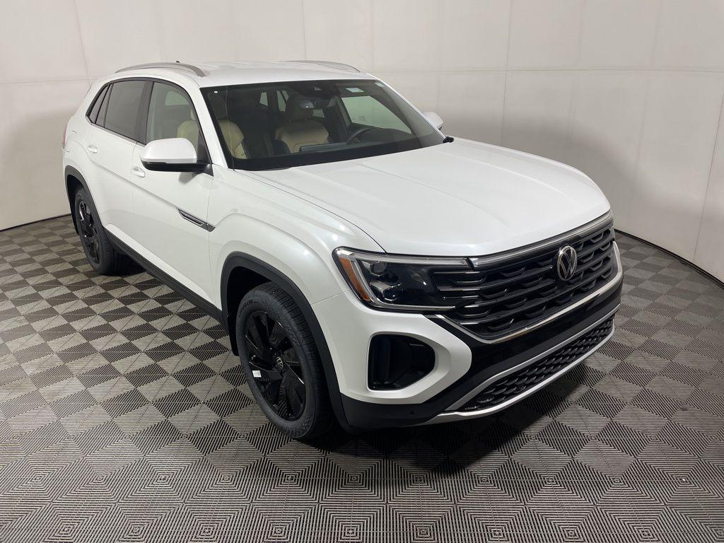 New 2026 Volkswagen Atlas Cross Sport 2.0T SE w/Technology 4MOTION
