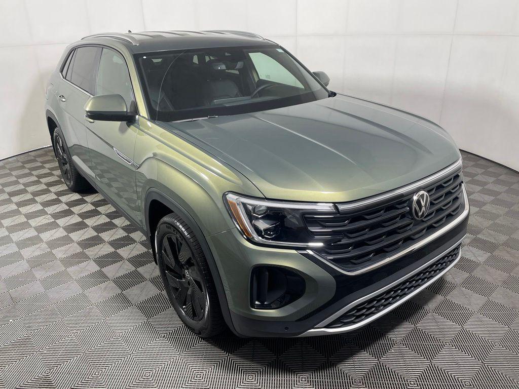 New 2026 Volkswagen Atlas Cross Sport 2.0T SE w/Technology 4MOTION