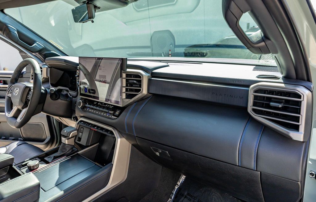 صورة مصغرة 18 لـ 2026 Toyota SEQUOIA PLATINUM