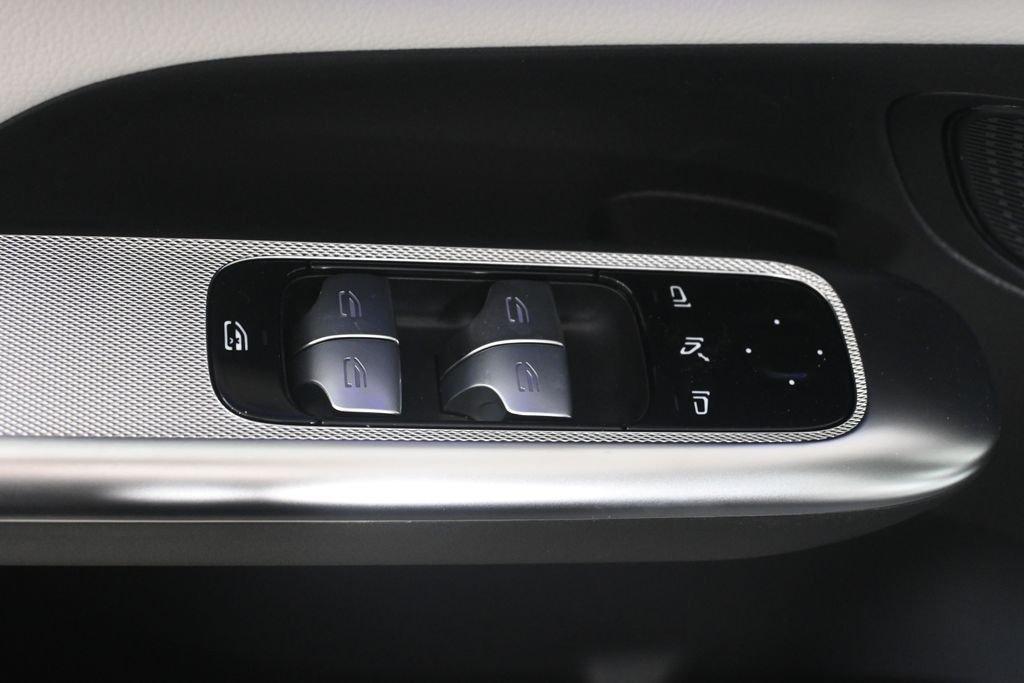 2026 Mercedes-BENZ GLC — миниатюра 29