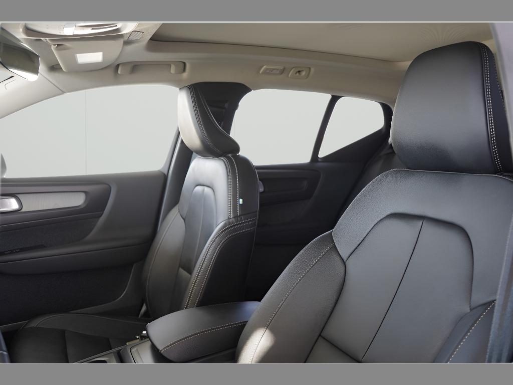 صورة مصغرة 18 لـ 2026 Volvo XC40 B5 CORE