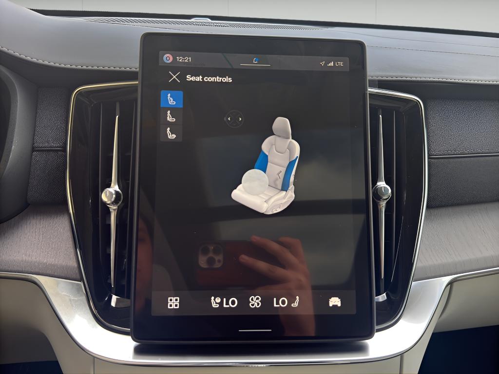 صورة مصغرة 24 لـ 2026 Volvo XC90 PLUG-IN HYBRID T8 ULTRA 6-SEATER