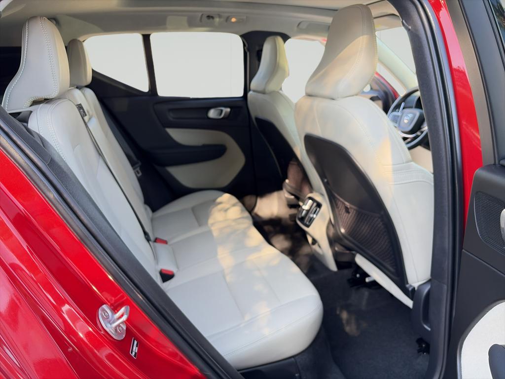 2025 Volvo XC40 B5 ULTRA DARK THEME 缩略图 14