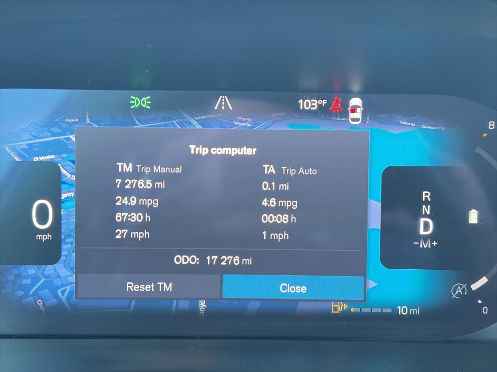 2025 Volvo XC40 B5 ULTRA DARK THEME — фото 7