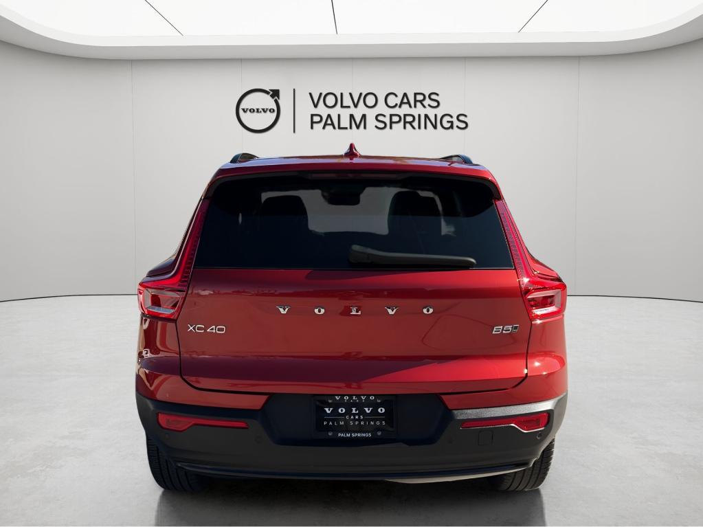 2025 Volvo XC40 B5 ULTRA DARK THEME — фото 5