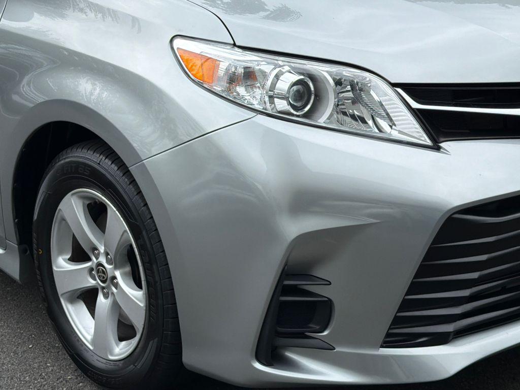 2020 Toyota SIENNA LE 缩略图 8