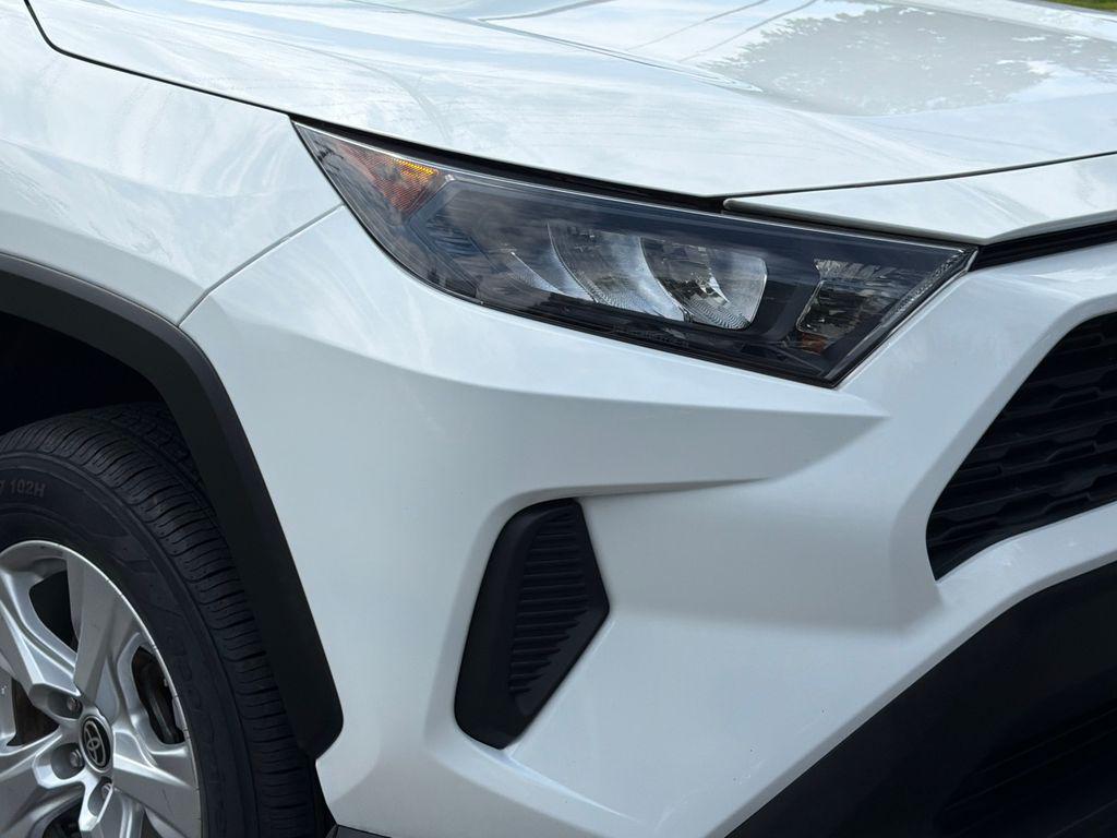 صورة 11 لـ 2021 Toyota RAV4 HYBRID LE