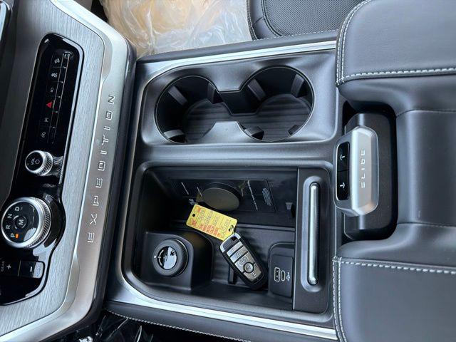 صورة مصغرة 15 لـ 2027 FORD EXPEDITION PLATINUM