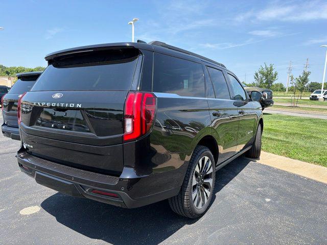 2027 FORD EXPEDITION PLATINUM photo 3