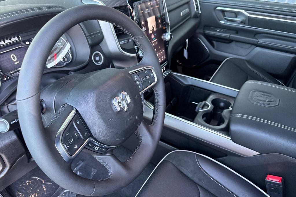 2026 RAM 1500 LARAMIE 照片 9